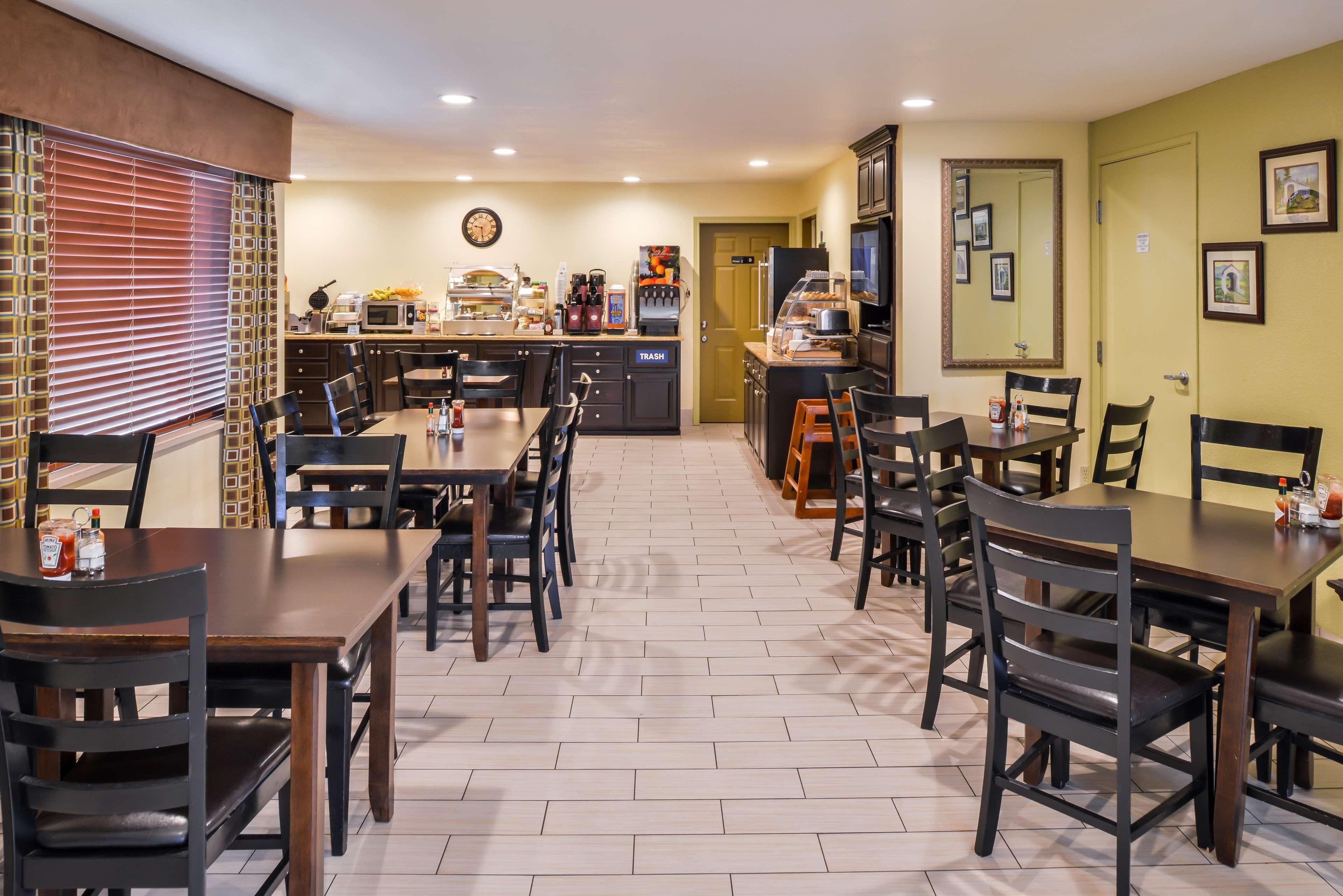 Best Western Cottage Grove Inn Bagian luar foto