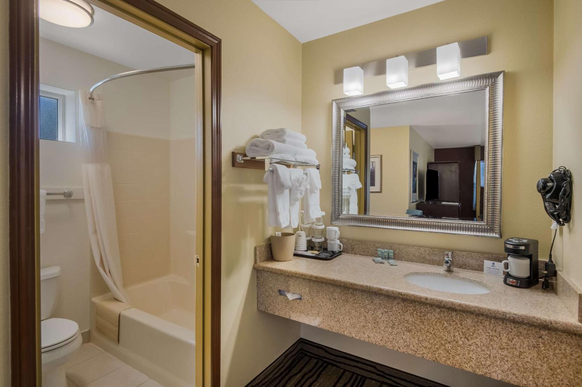 Best Western Cottage Grove Inn Bagian luar foto