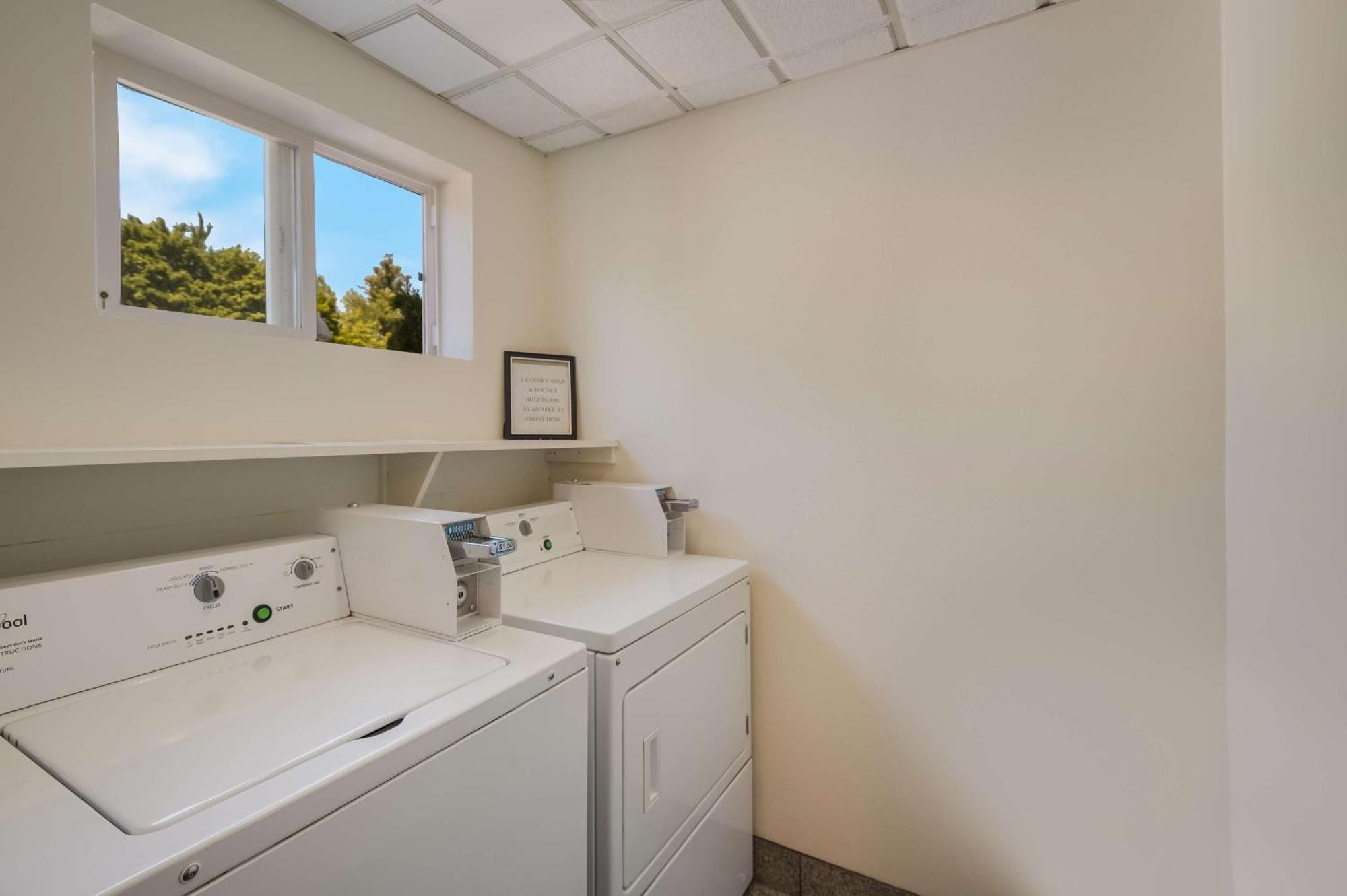 Best Western Cottage Grove Inn Bagian luar foto