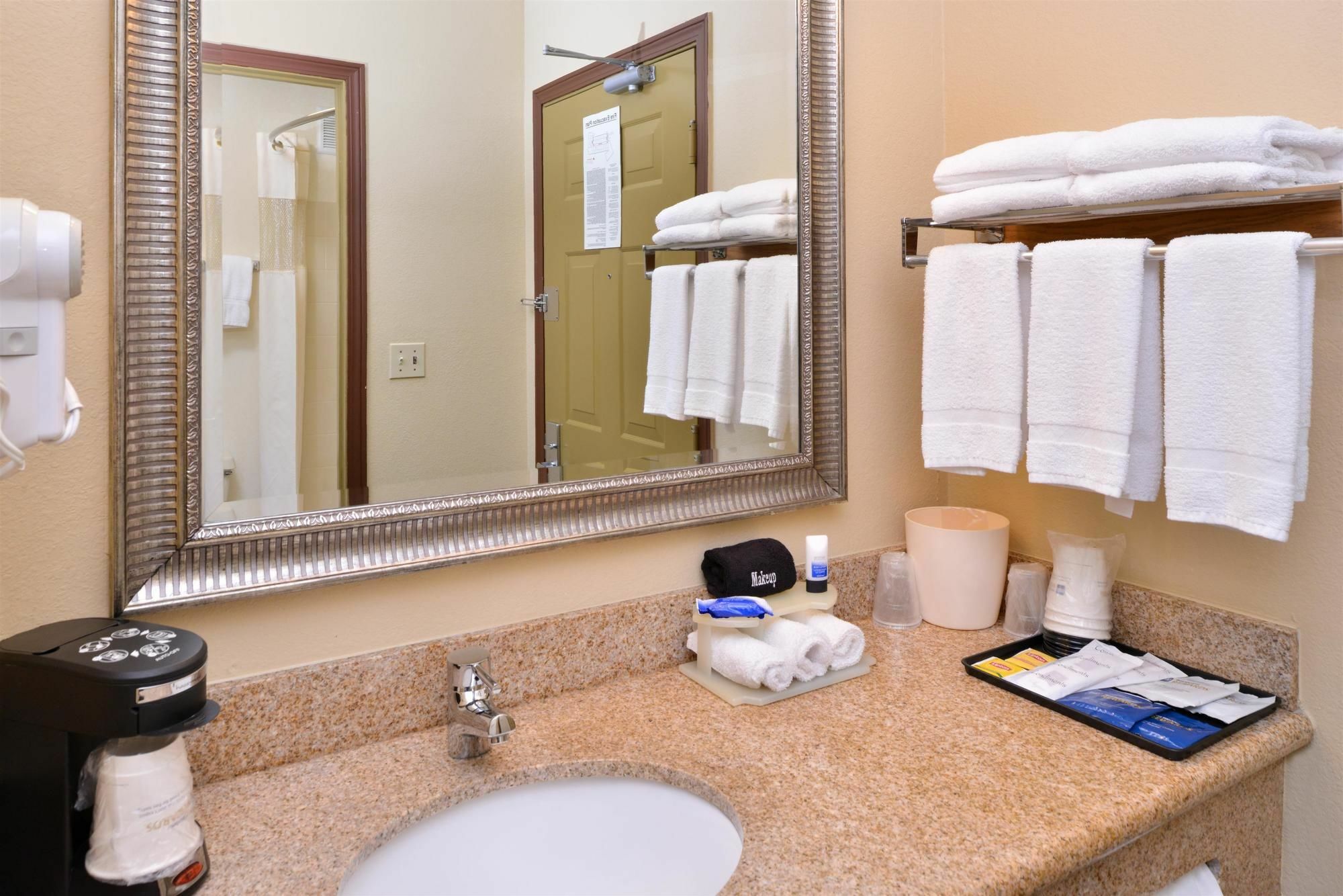 Best Western Cottage Grove Inn Bagian luar foto